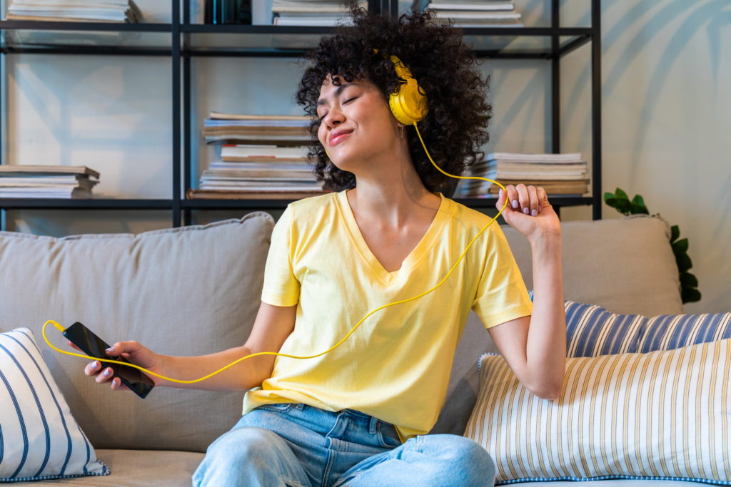 En los anuncios de audio en YouTube hay que priorizar el sonido